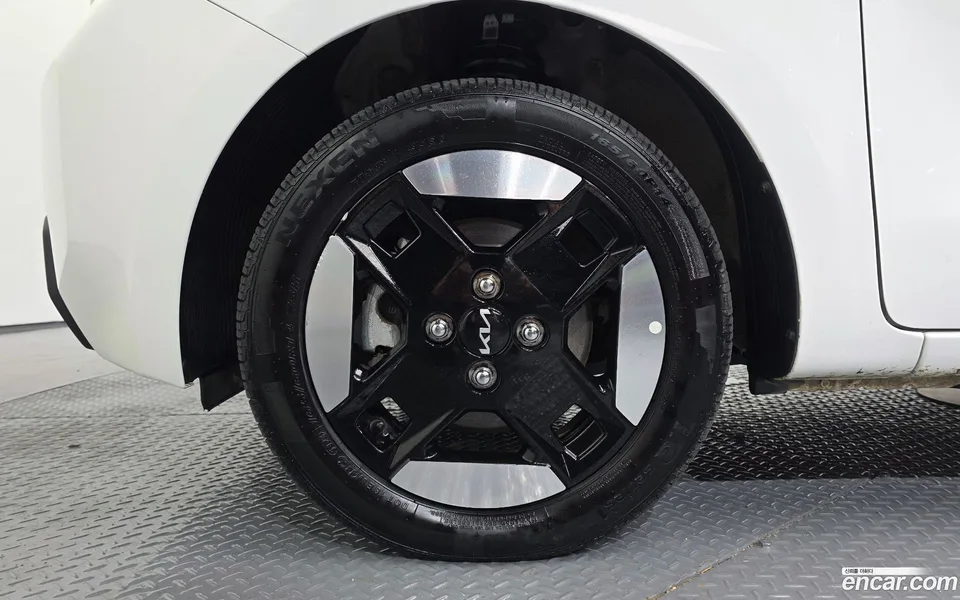 Kia Ray EV 2023 — thumbnail 2
