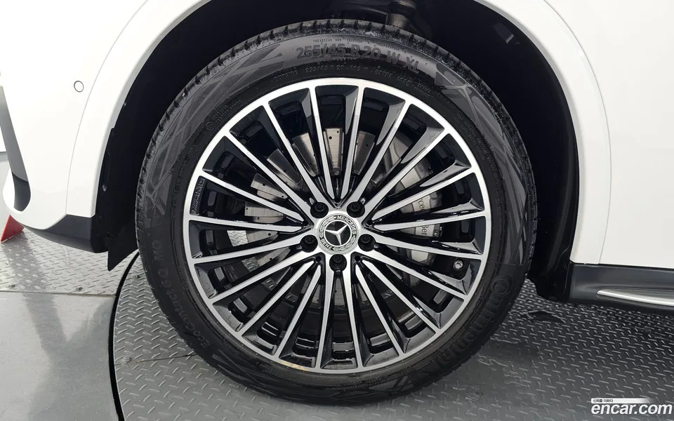Mercedes-Benz GLC-Class GLC300 4MATIC 2024 — thumbnail 5