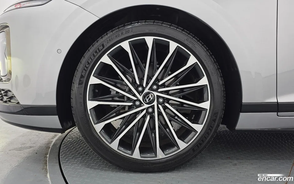 Hyundai Grandeur 2.5 2WD 2023 — thumbnail 2