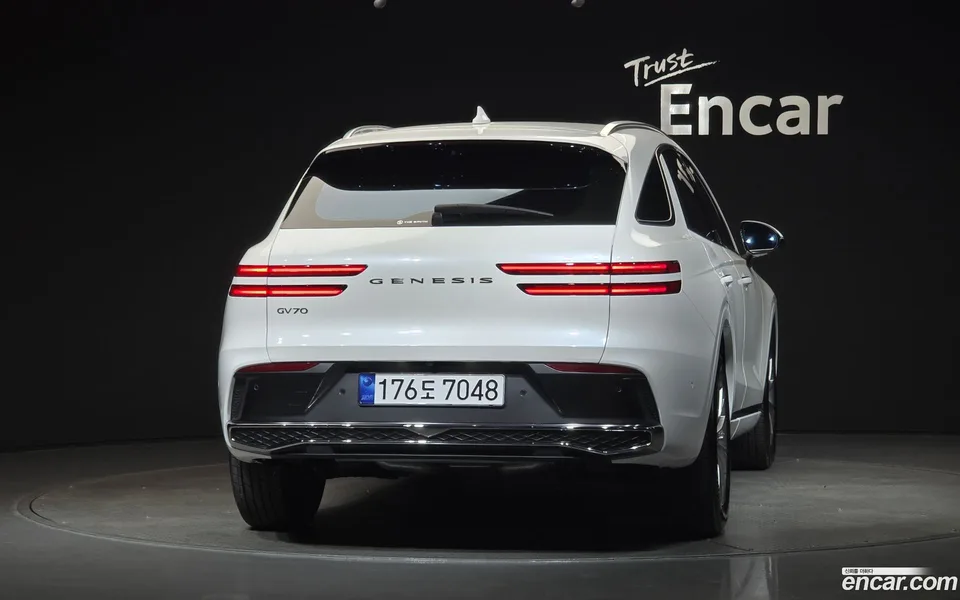 Genesis GV70 2.5T 2WD 2025 — thumbnail 4