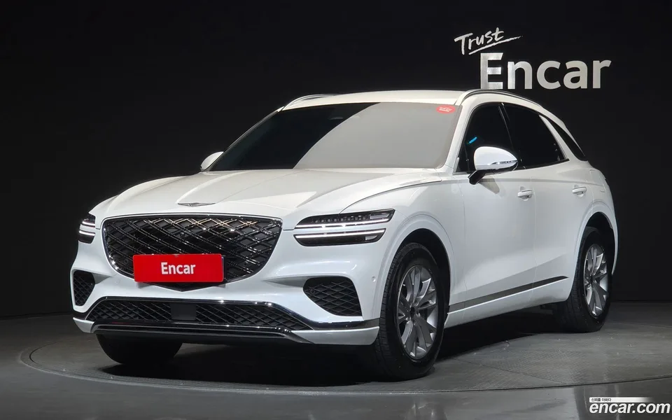 Genesis GV70 2.5T 2WD 2025 — photo 1, buy with delivery to Moscow