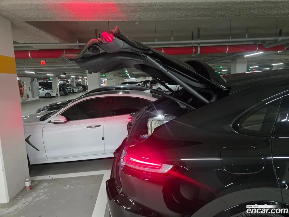 Porsche Cayenne 3.0 S E- 2025 — thumbnail 4