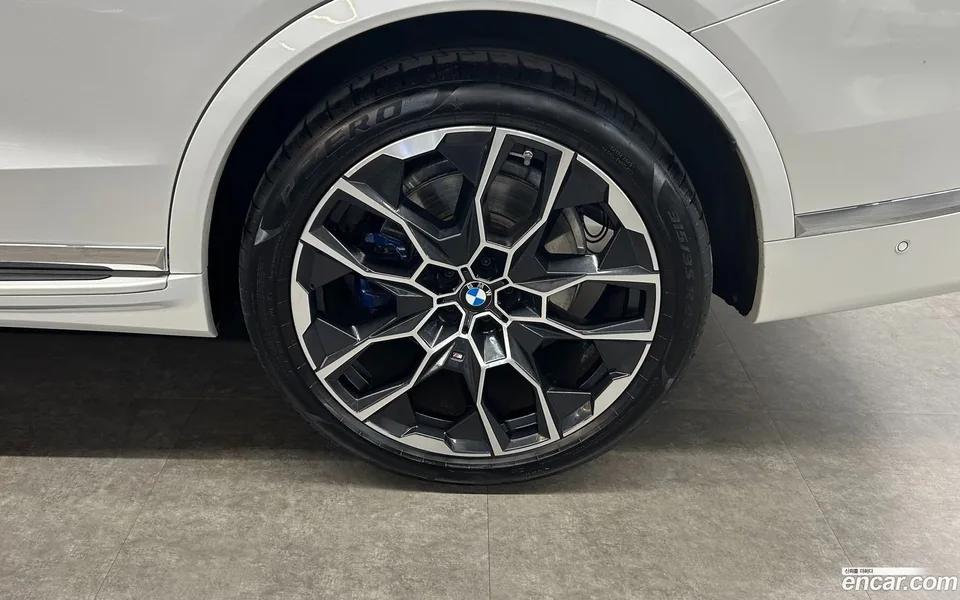 BMW X7 xDrive 40d M 6 2025 — миниатюра 5