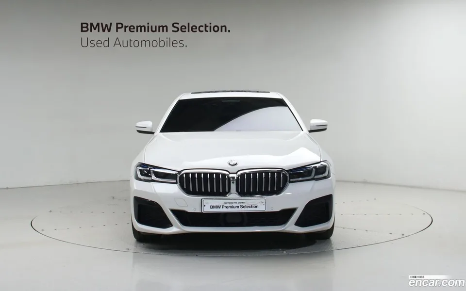 BMW 5 Series 530i xDrive M 2023 — thumbnail 3