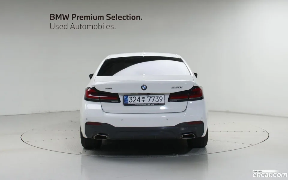 BMW 5 Series 530i xDrive M 2023 — thumbnail 4