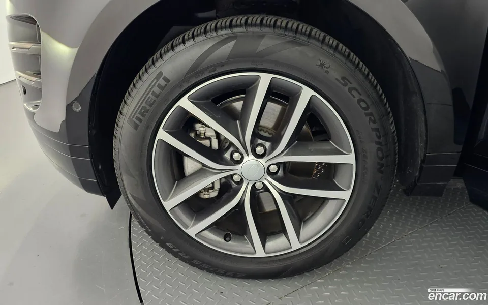 Land Rover Range Rover Evoque P250 SE 2025 — thumbnail 2