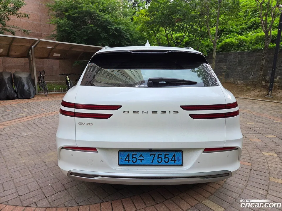 Genesis Electrified GV70 e-AWD 2022 — thumbnail 2