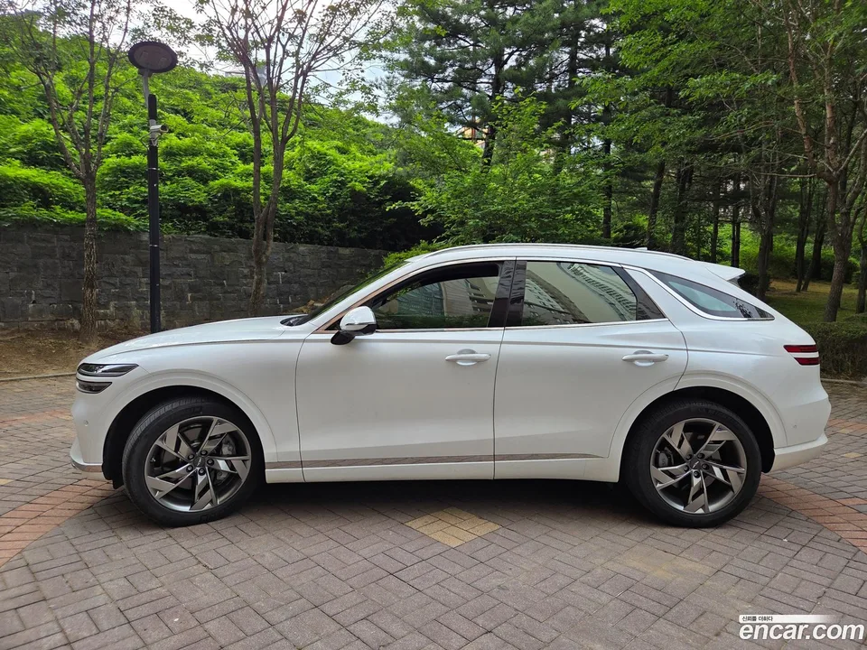 Genesis Electrified GV70 e-AWD 2022 — thumbnail 3