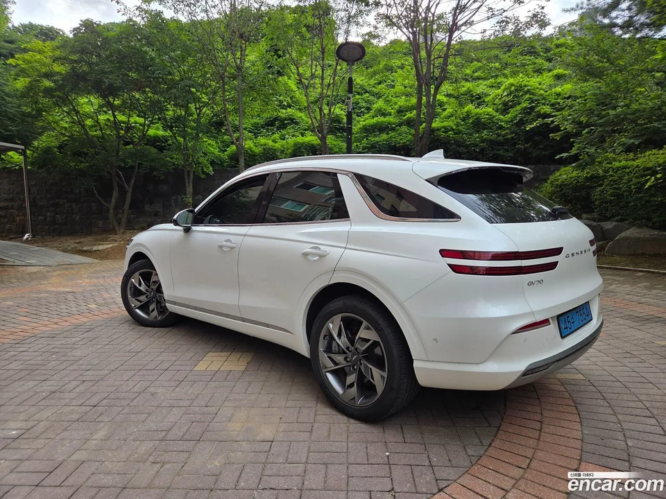 Genesis Electrified GV70 e-AWD 2022 — thumbnail 4
