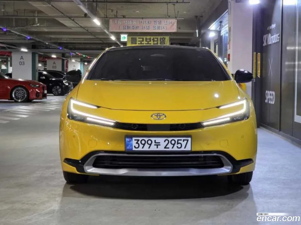 Toyota Prius 2.0 XLE 2026 — photo 1, buy with delivery to Moscow