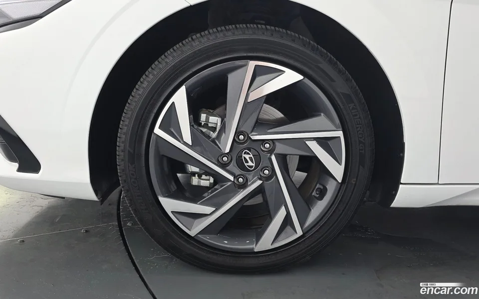 Hyundai Avante CN7 Hybrid 2025 — thumbnail 2