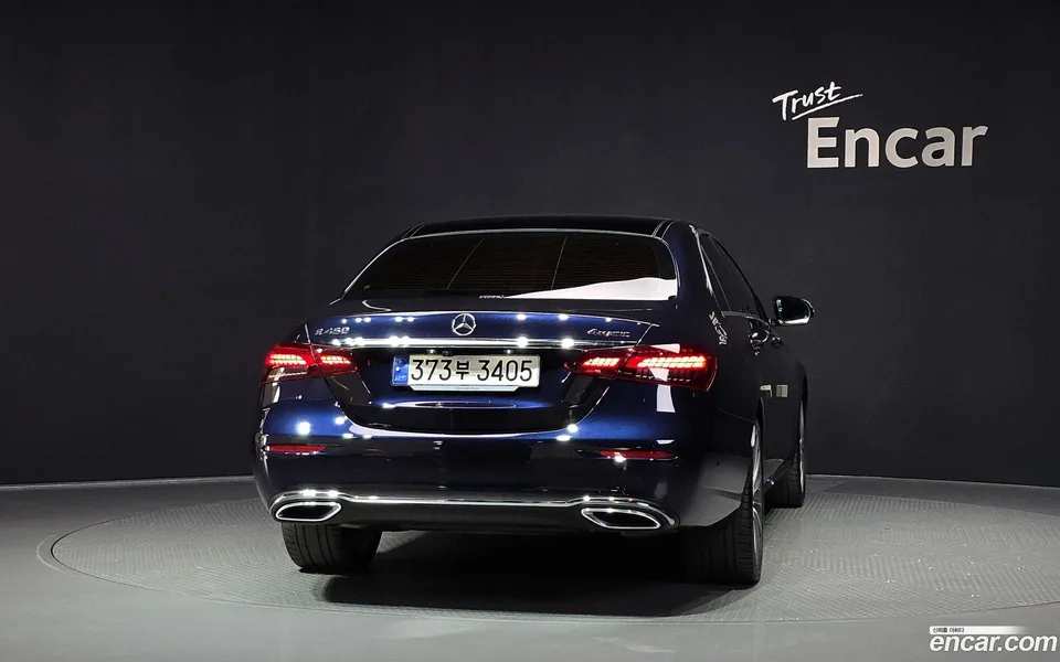 Mercedes-Benz E-Class E450 4MATIC 2023 — thumbnail 4