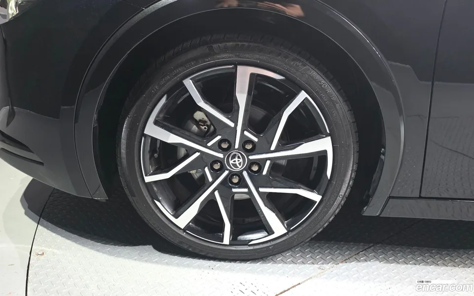 Toyota Prius 2.0 PHEV XSE 2026 — thumbnail 2