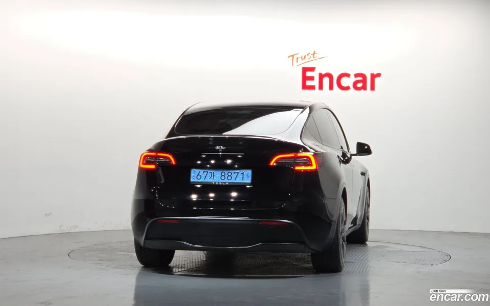 Tesla Model Y RWD 2024 — thumbnail 4