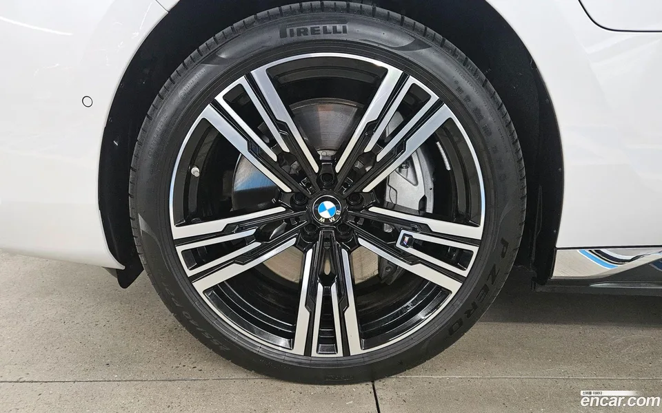 BMW 7 Series 750e xDrive M 2026 — thumbnail 2