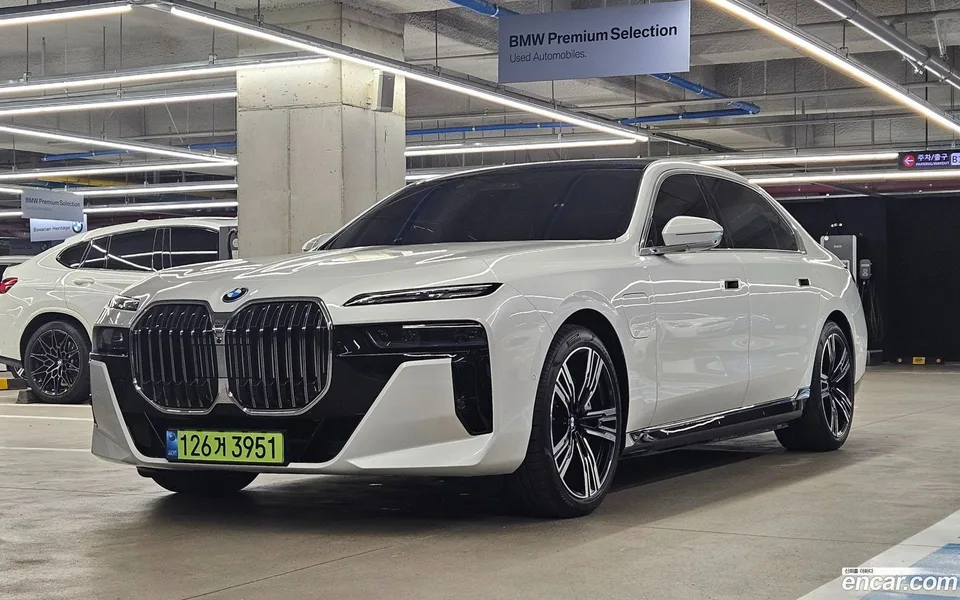BMW 7 Series 750e xDrive M 2026 — photo 1, buy with delivery to Moscow