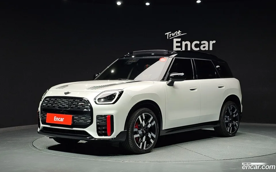 MINI Cooper S Countryman ALL4 JCW 2025 — photo 1, buy with delivery to Moscow