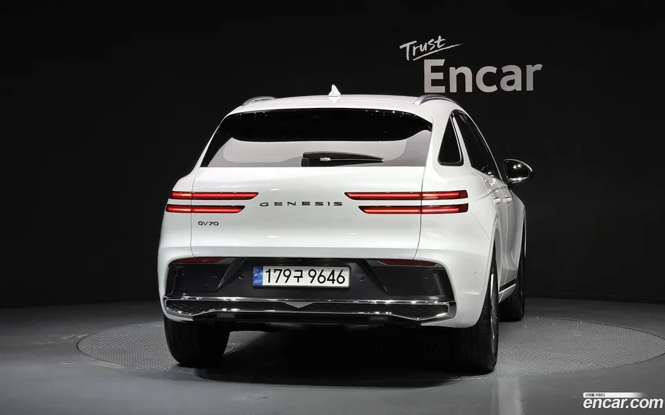 Genesis GV70 2.5T 2WD 2024 — thumbnail 4