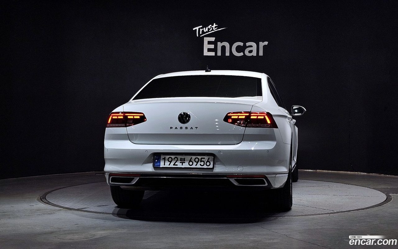 Volkswagen Passat GT 2022 — 4
