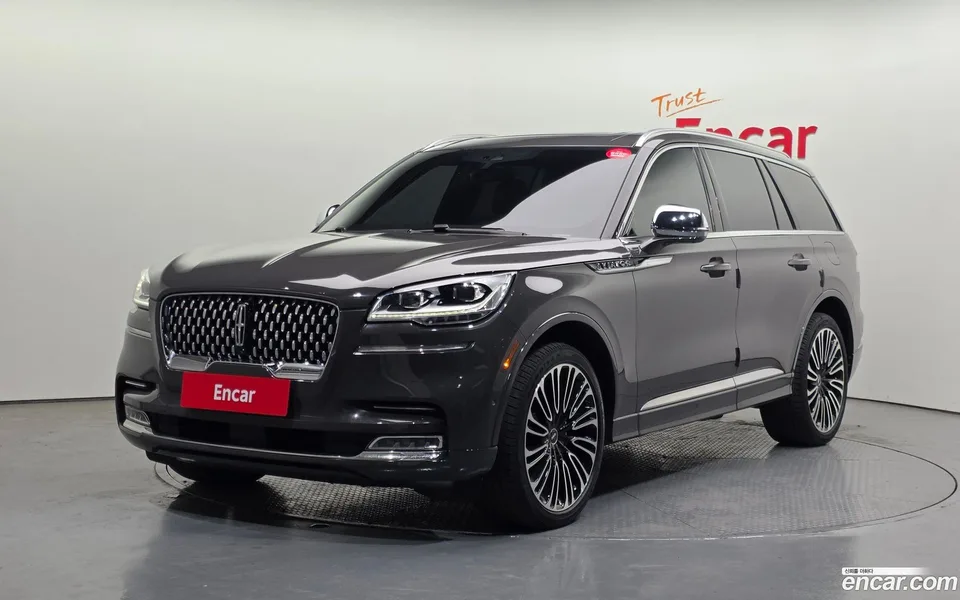 Lincoln Aviator 3.0 AWD 2022 — photo 1, buy with delivery to Moscow