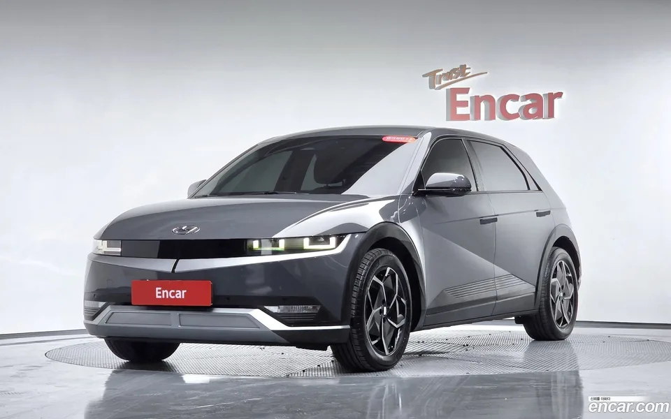 Hyundai Ioniq 5 2023 — photo 1, buy with delivery to Moscow