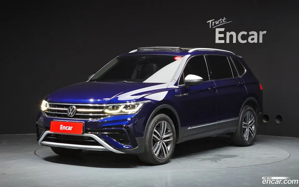 Volkswagen Tiguan Allspace 2.0 TSI 2022 — photo 1, buy with delivery to Moscow