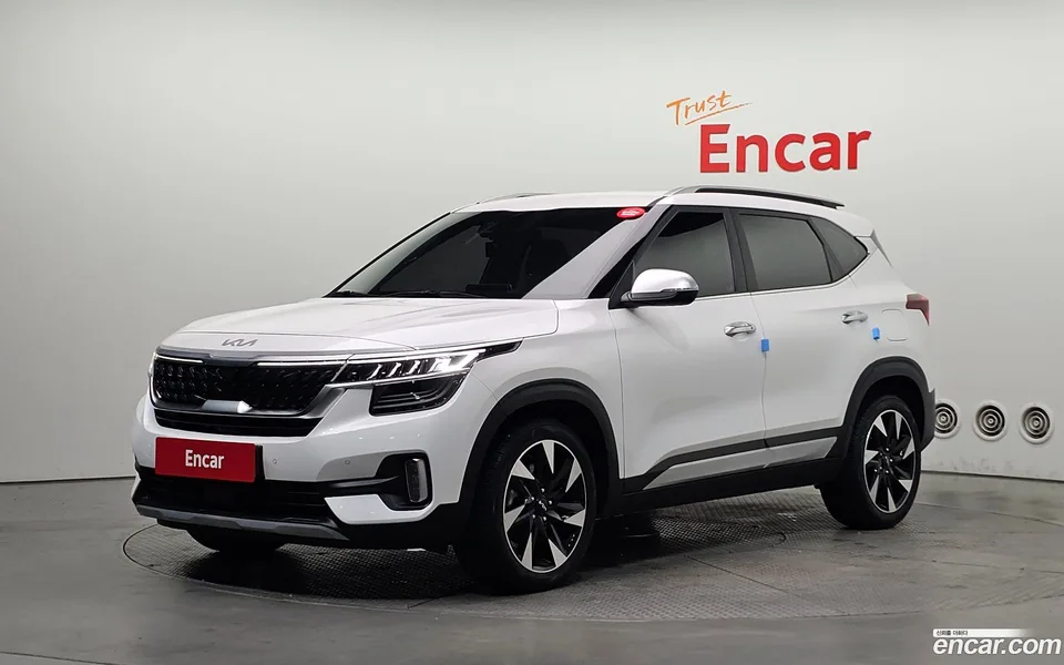 Kia Seltos 1.6 2WD 2022 — photo 1, buy with delivery to Moscow