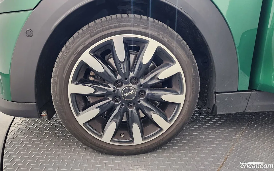 MINI Cooper S 5 2022 — thumbnail 2
