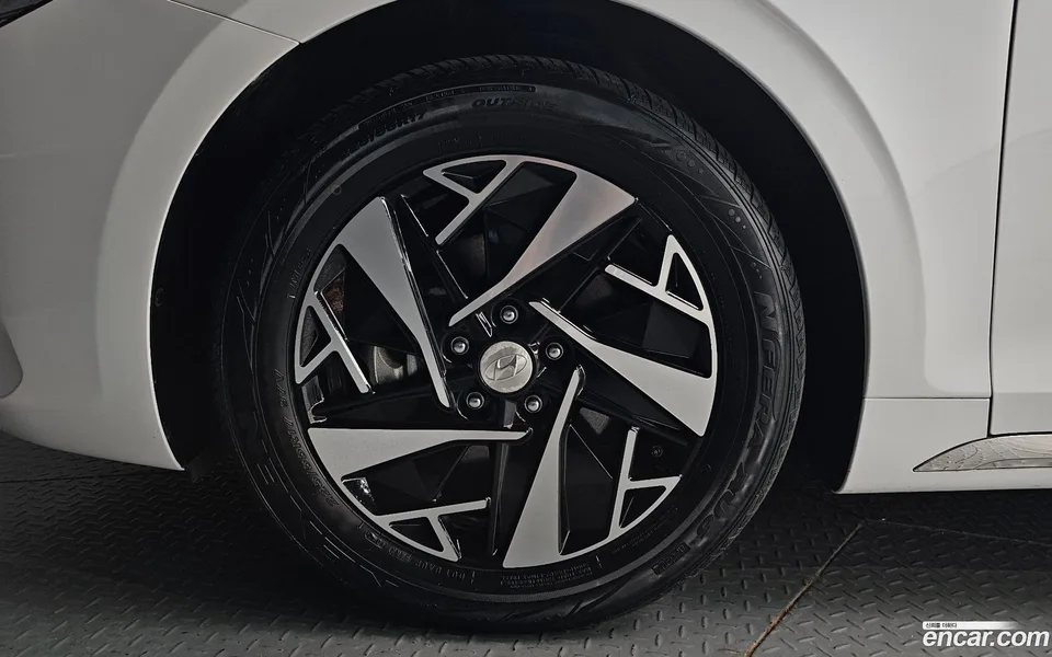 Hyundai Grandeur IG Hybrid 2022 — thumbnail 2