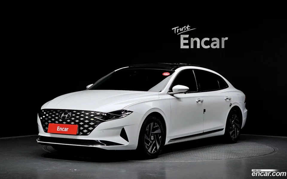 Hyundai Grandeur IG Hybrid 2022 — photo 1, buy with delivery to Moscow