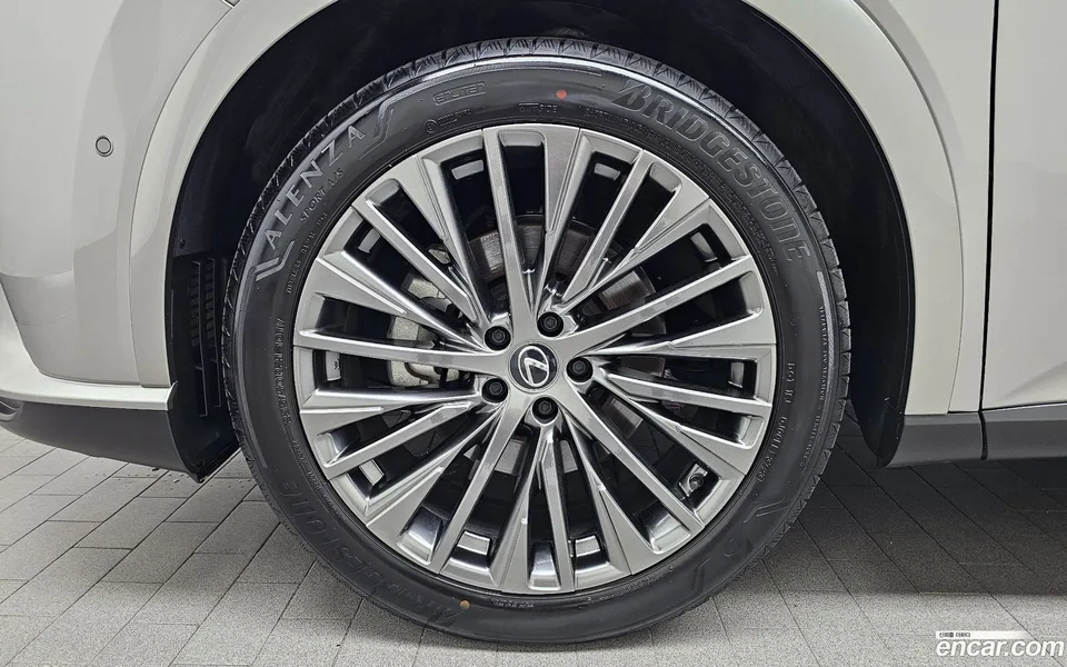 Lexus RX 350h 2023 — thumbnail 2