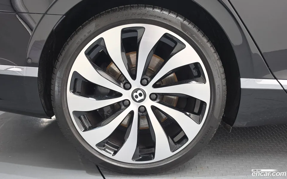 Bentley Flying Spur 4.0 2023 — thumbnail 5