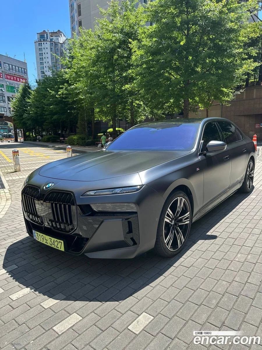 BMW i7 2024