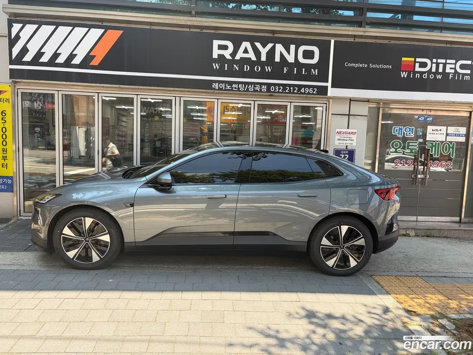 Polestar Polestar 4 2026 — thumbnail 3
