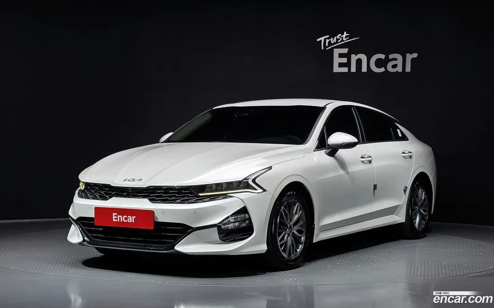 Kia K5 2.0 2022 — photo 1, buy with delivery to Moscow