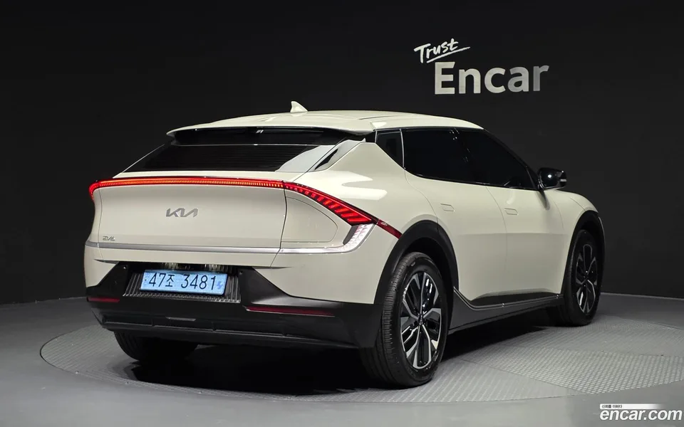 Kia EV6 2023 — thumbnail 2