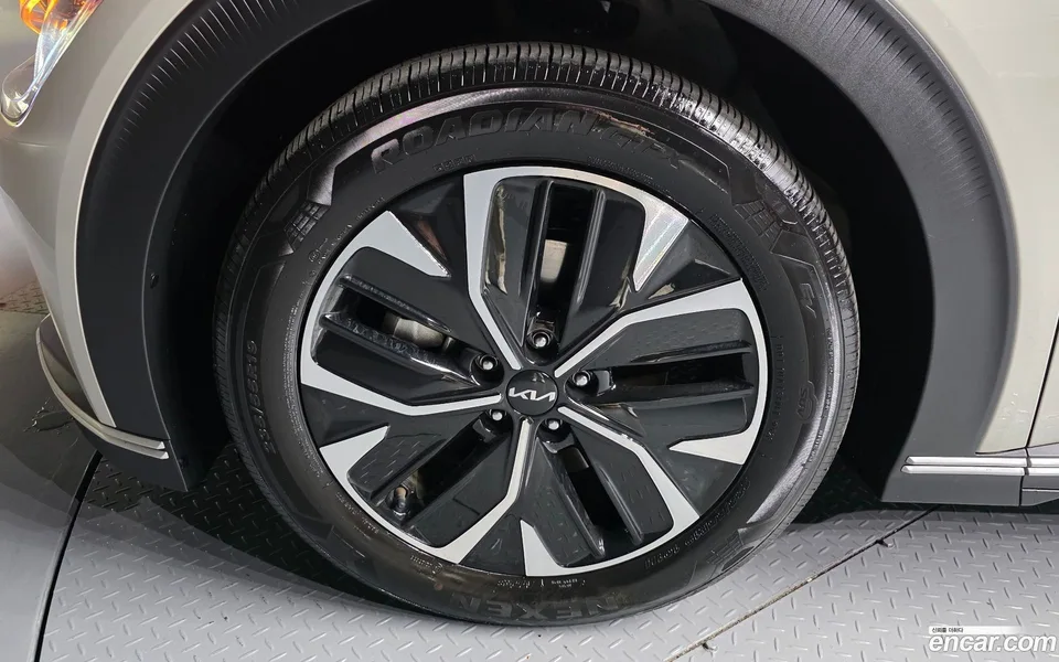 Kia EV6 2023 — thumbnail 5