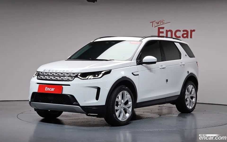 Land Rover Discovery Sport P250 SE 2023 — photo 1, buy with delivery to Moscow