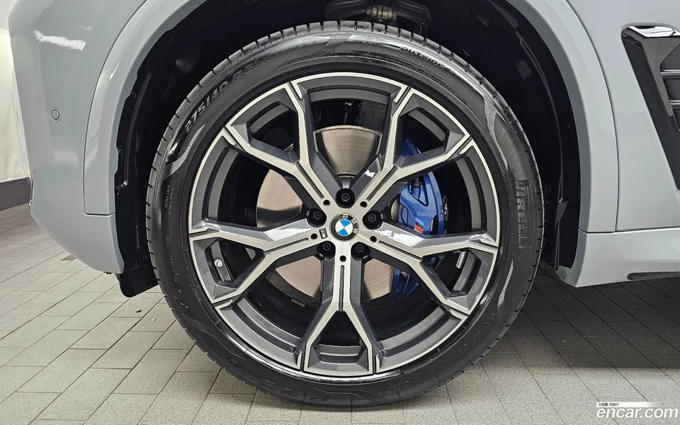 BMW X5 xDrive 40i M 2025 — thumbnail 5
