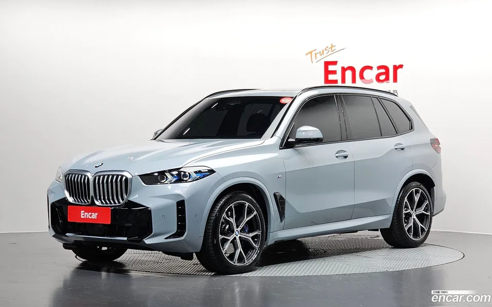 BMW X5 xDrive 40i M 2025 — photo 1, buy with delivery to Moscow