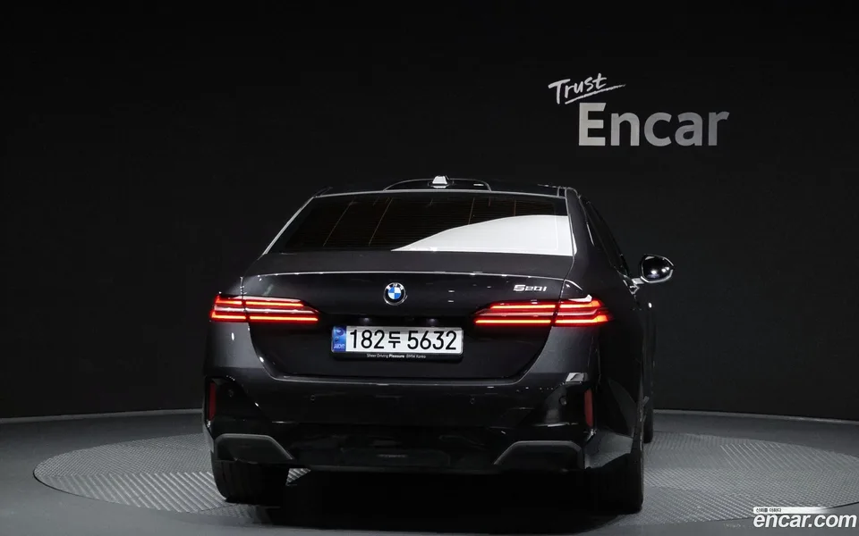 BMW 5 Series 520i M 2024 — миниатюра 4