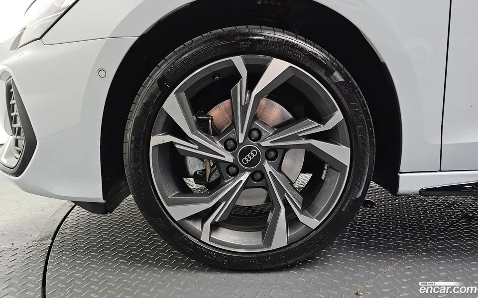 Audi A3 (8Y) 40 TFSI 2025 — thumbnail 2