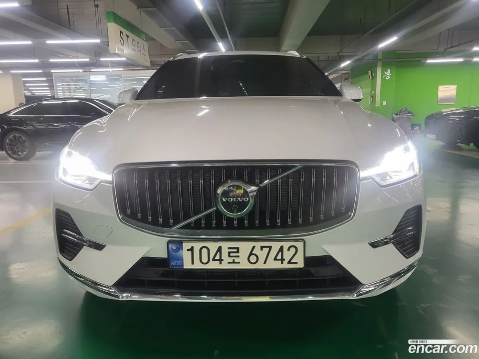 Volvo XC60 B5 2023 — photo 1, buy with delivery to Moscow