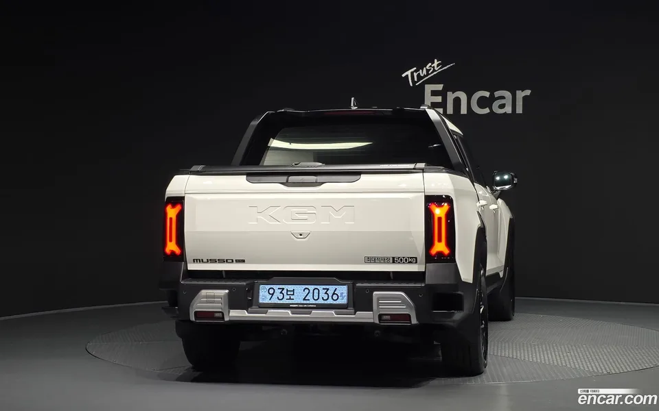 KG Mobility Musso EV AWD 2025 — thumbnail 4