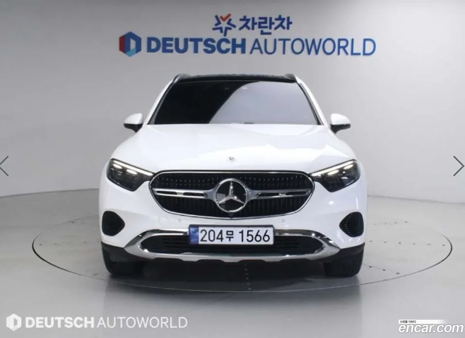 Mercedes-Benz GLC-Class GLC300 4MATIC 2025 — thumbnail 3