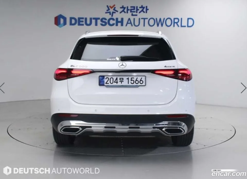 Mercedes-Benz GLC-Class GLC300 4MATIC 2025 — thumbnail 4