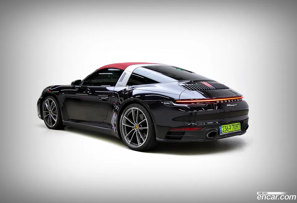 Porsche 911 (992) 4 2024 — thumbnail 4