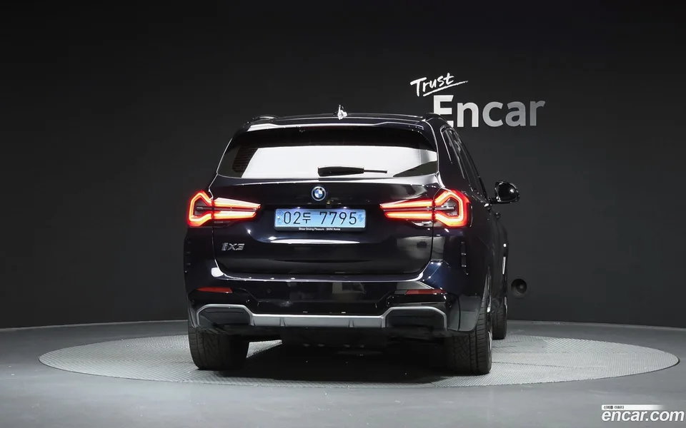 BMW iX3 M 2023 — thumbnail 4