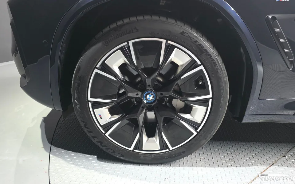 BMW iX3 M 2023 — thumbnail 5