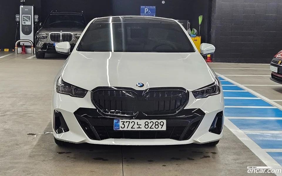 BMW 5 Series 520i M 2025 — миниатюра 3